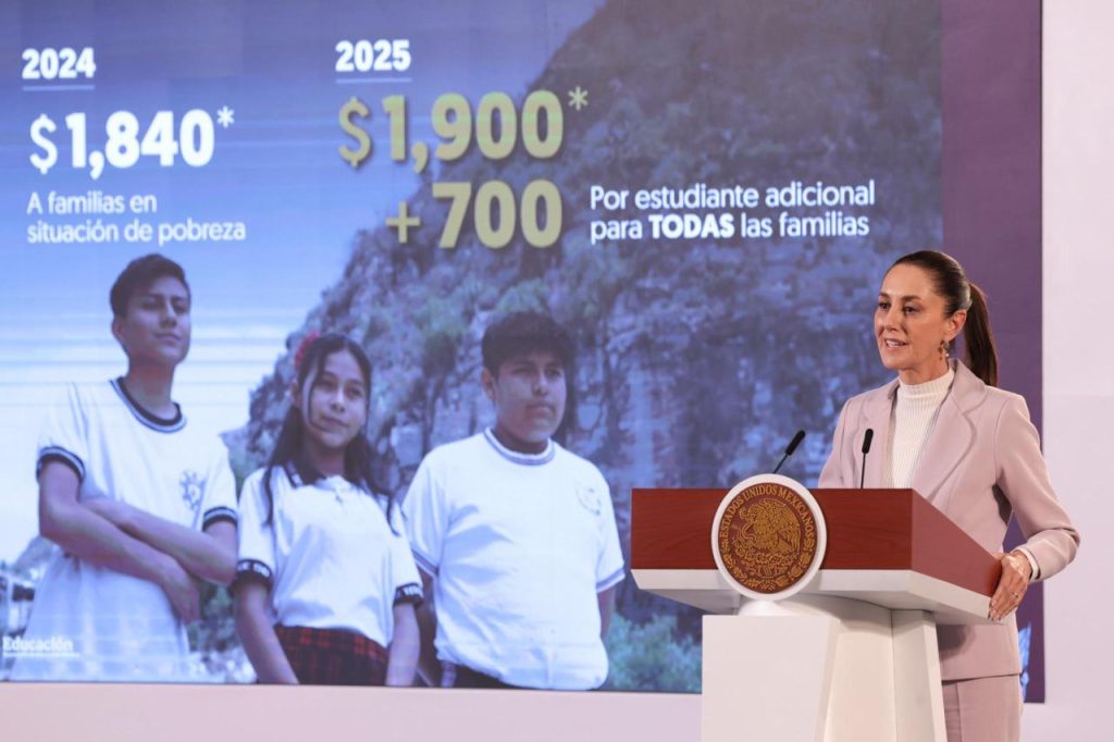 041024-CSP-CONFERENCIA-MATUTINA-LAS-MANANERAS-DEL-PUEBLO-EN-PALACIO-NACIONAL-4