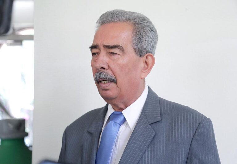 Dip. Crisógono Pérez López