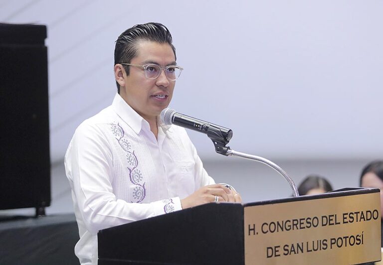 Dip. Cuauhtli Fernando Badillo Moreno