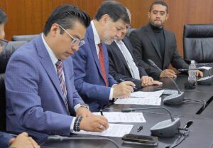 Firma Convenio con el Senado